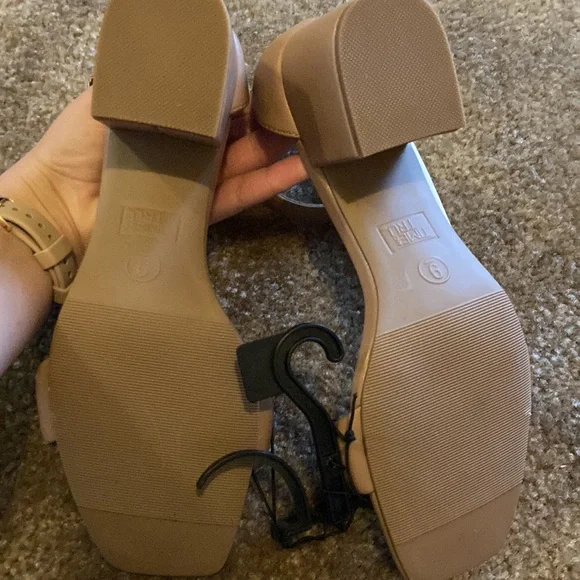 New tan heels - Picture 5 of 6